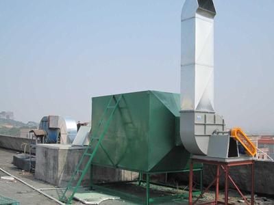 活性炭吸附法：氣味物質(zhì)從氣相轉(zhuǎn)移到固相，適用于處理低濃度氣味氣體，凈化效率高，可用于處理成本高、再生困難的多組分氣味氣體吸附劑。需要處理的除臭劑氣體具有較低的溫度和粉塵含量;