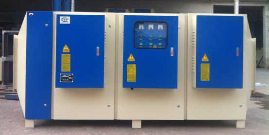 制鞋廠廢氣怎樣凈化處理甲苯回收怎么做，鞋廠排放的臭氣有毒嗎？苯類廢氣凈化方法如何處理大量垃圾產(chǎn)生的臭氣