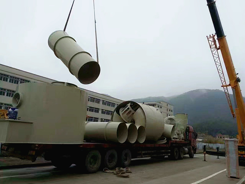 空氣污染 在織布機(jī)工作bai的時(shí)候會(huì)產(chǎn)生大量的灰du塵(短小纖維)，會(huì)通過呼吸系統(tǒng)進(jìn)入人的身體內(nèi)，在梳棉工序中棉花更是漫天飛舞。影響健康。