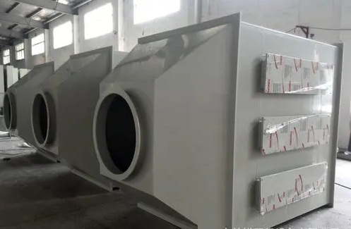 吸附凈化技術(shù)是一種傳統(tǒng)的VOCs處理方法，具有低能耗、工藝成熟、去除率高、凈化徹底、易于推廣的優(yōu)點(diǎn)，有很好的環(huán)境和經(jīng)濟(jì)效益。